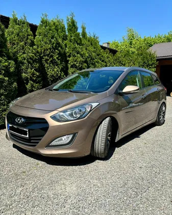 strzyżów Hyundai I30 cena 27200 przebieg: 242000, rok produkcji 2013 z Strzyżów